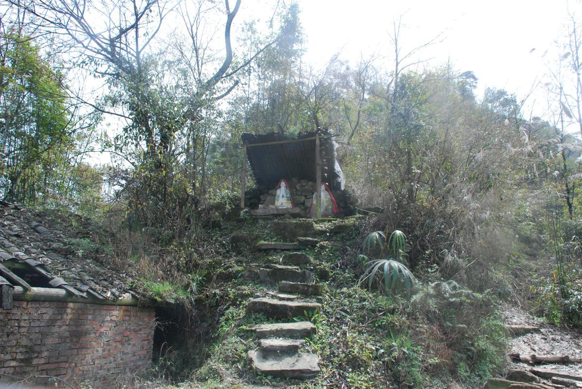 沐川縣鳳村鄉(xiāng)隆興村天寶山轉(zhuǎn)角廟