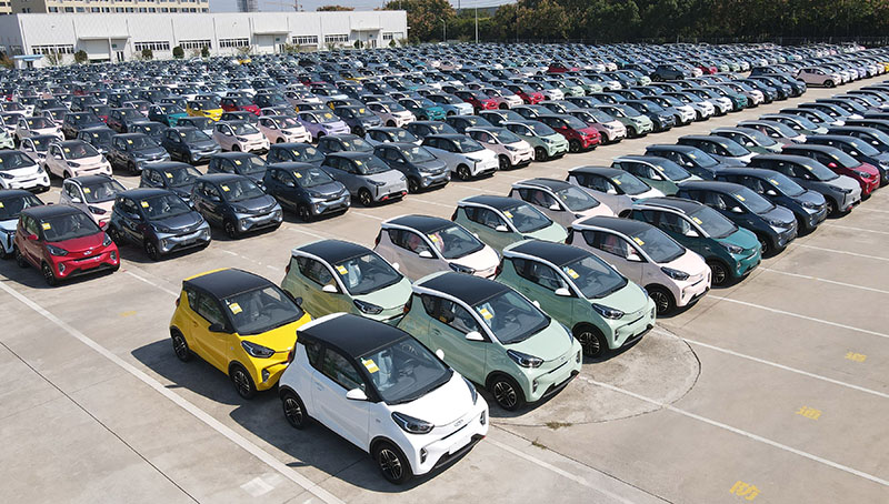2022年10月12日在位于蕪湖市的奇瑞汽車股份有限公司新能源一期工廠拍攝的等待交付的新能源汽車（無人機照片）。新華社記者？周牧？攝